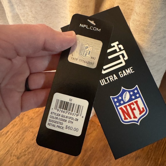 New with tags Detroit Lions sweatshirt - Picture 7 of 9